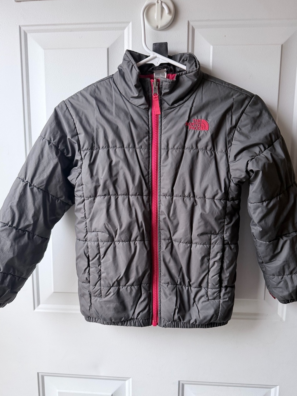 The North Face Boys Small 7/8 Gray Puffer Jacket Red Full Zip